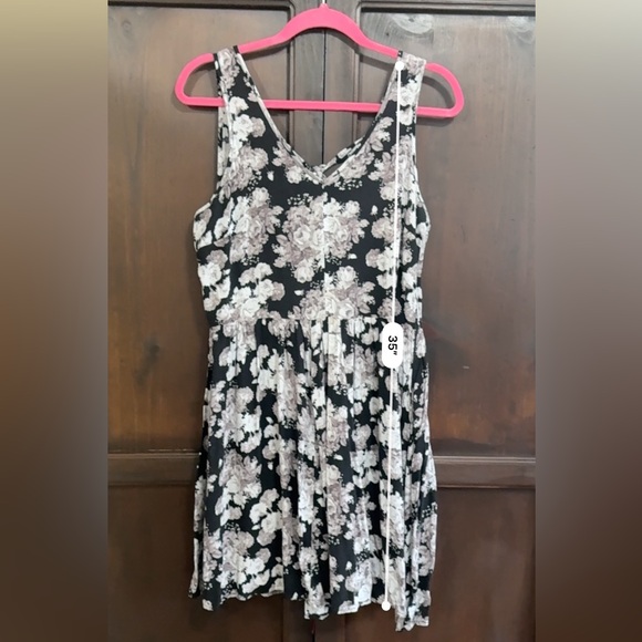 Hot Topic Monochrome Black White and Grey Floral Dress size Large Skater Dress - Picture 4 of 5